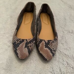 Me Too Snakeskin Patterned Women's Flats Size 7.5